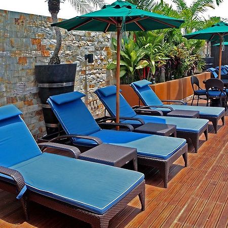 Queens Hotel Angeles City Екстер'єр фото