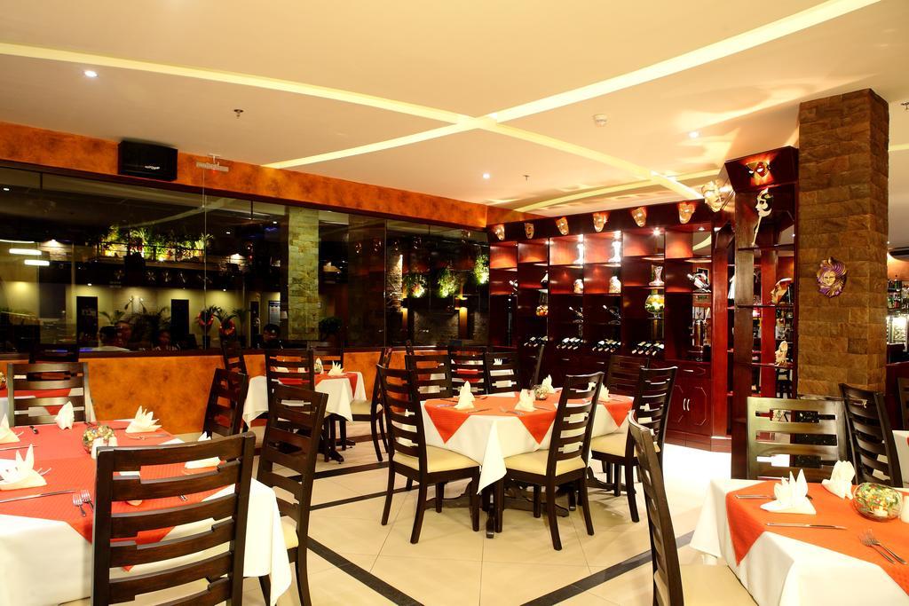 Queens Hotel Angeles City Екстер'єр фото