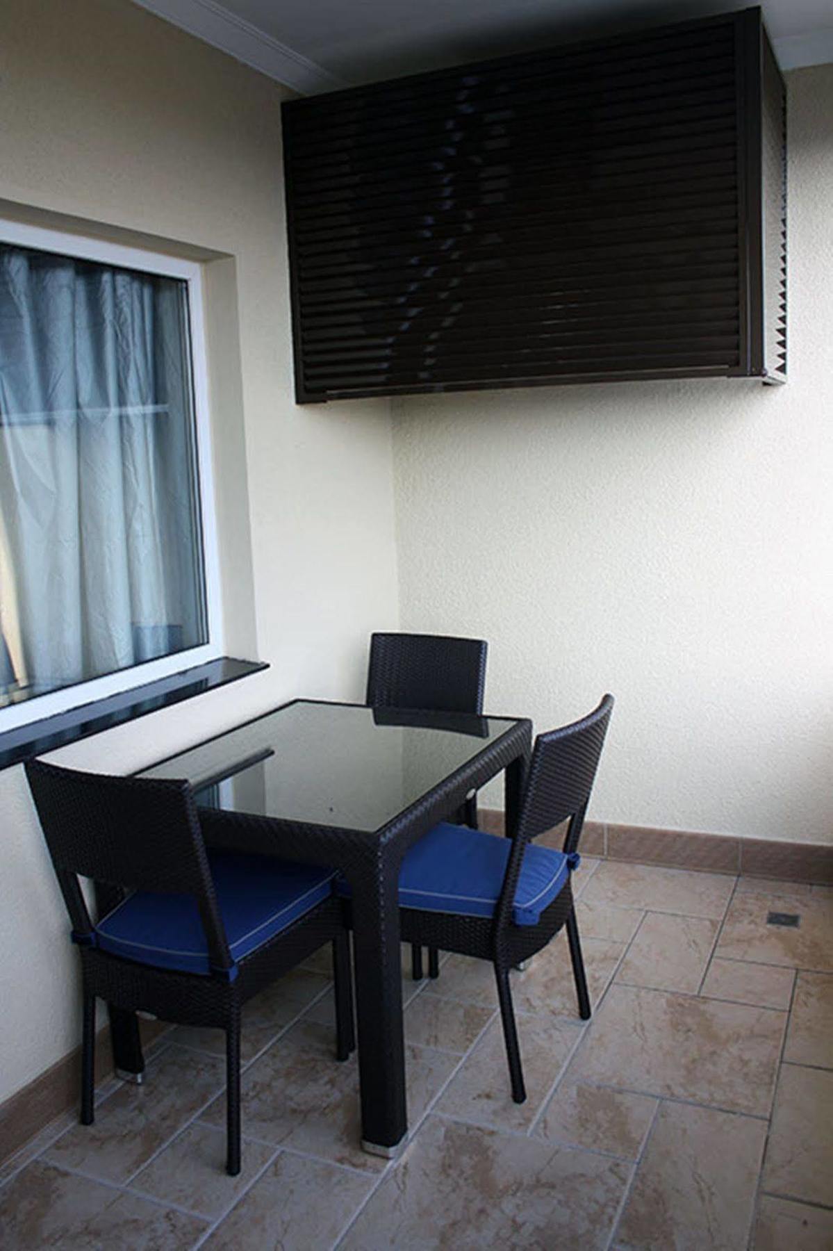 Queens Hotel Angeles City Екстер'єр фото
