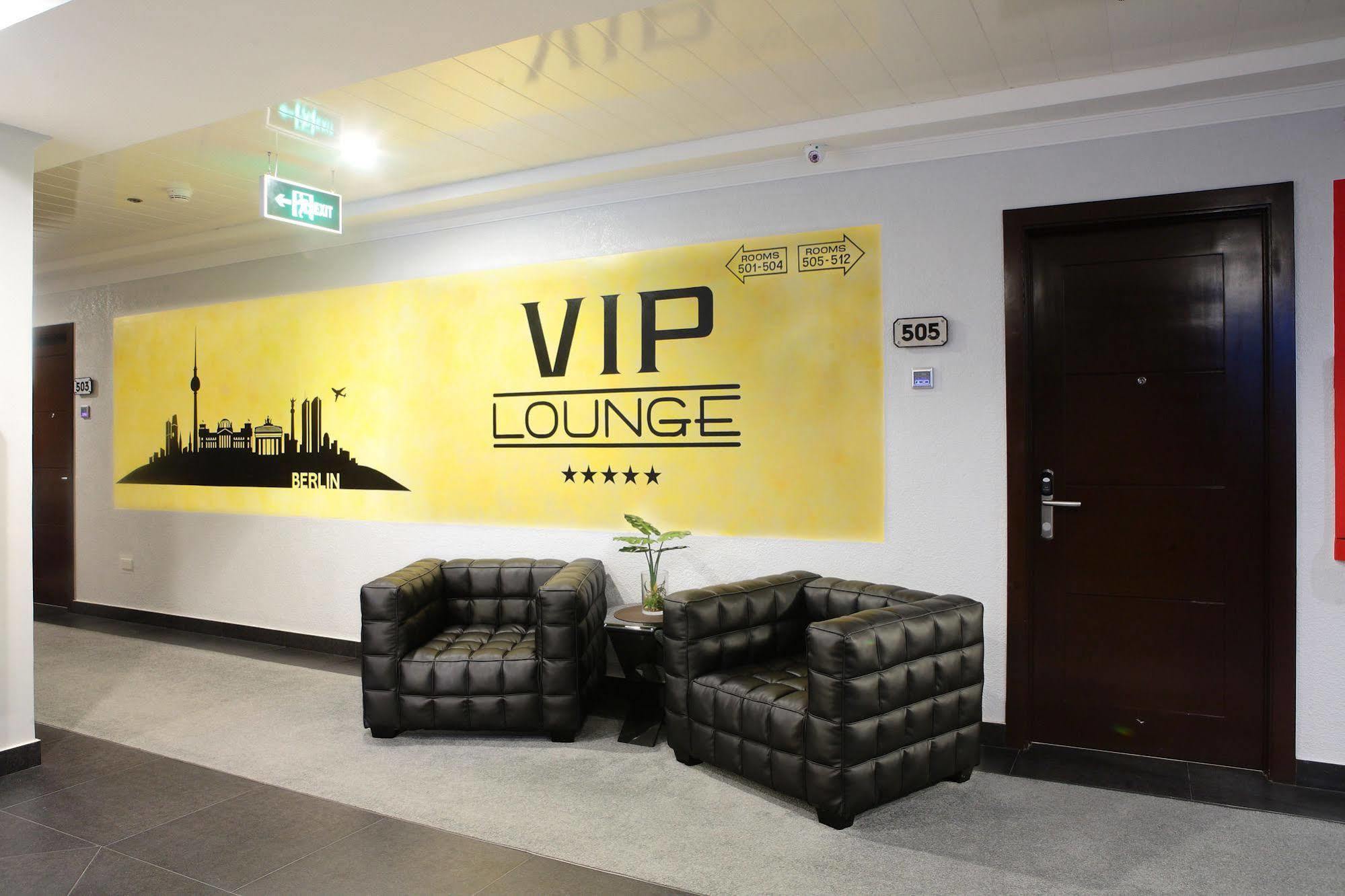 Queens Hotel Angeles City Екстер'єр фото